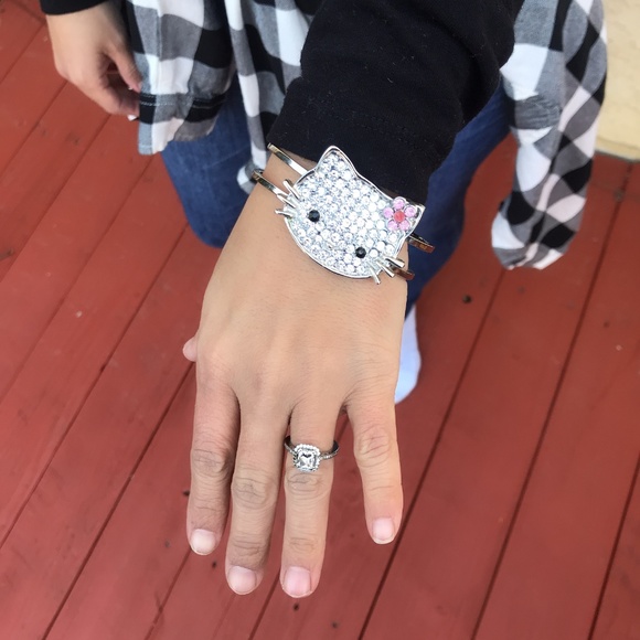 Hello Kitty Bling Bangle - Picture 2 of 5